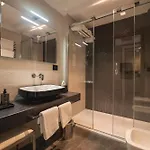 论坛酒店 4*