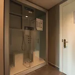 论坛酒店 4*