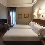 论坛酒店 4*